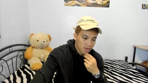 urfucker_vinz online show from 05-21-26, 02:02