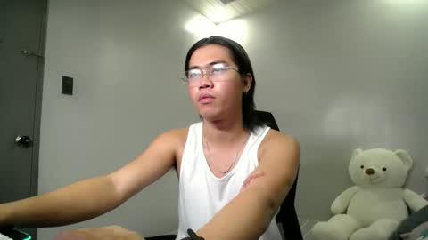 Snapshot of urfuckinghighness chatting on 03-11-26, 10:32 ask me online show from 03-11-26, 10:32