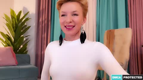 Snapshot of urgoddessjenny chatting on 02-27-25, 05:58 Jenny online show from 02-27-25, 05:58