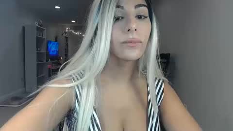 Snapshot of urgoddessmarla chatting on 09-29-25, 01:55 Goddess Marla online show from 09-29-25, 01:55