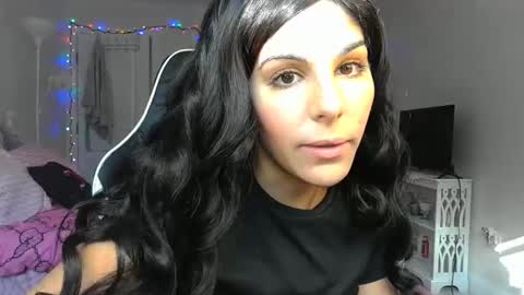 Snapshot of urgoddessmarla chatting on 11-08-25, 06:40 Goddess Marla online show from 11-08-25, 06:40