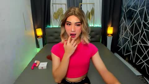 Snapshot of urgorgeous_matty chatting on 09-22-25, 05:20 BigCockSelfsuckerForYou online show from 09-22-25, 05:20