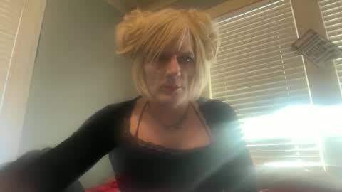 Snapshot of urgrlkandalee chatting on 03-21-26, 11:30 urgrlkandalee online show from 03-21-26, 11:30