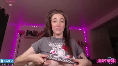 Snapshot of urhappywaifu chatting on 09-20-25, 12:11 kae online show from 09-20-25, 12:11