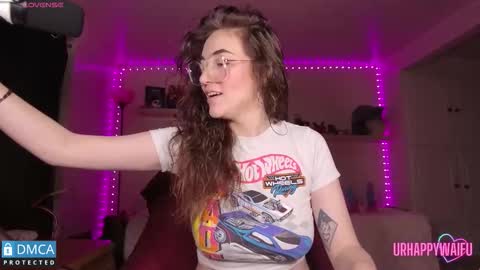 Snapshot of urhappywaifu chatting on 11-04-25, 01:27 kae online show from 11-04-25, 01:27