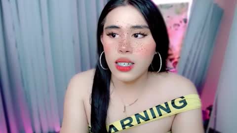 Snapshot of urhotdexie69 chatting on 09-17-25, 07:15 urhotdexie69 online show from 09-17-25, 07:15