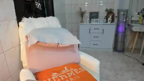 urhotmistress02 online show from 01-15-26, 01:54