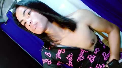 Snapshot of urhotty_megs143 chatting on 03-11-26, 11:22 MEGS MEGS online show from 03-11-26, 11:22