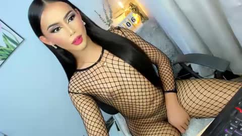 Snapshot of urlovelyangelts chatting on 01-05-25, 06:02 ANGEL online show from 01-05-25, 06:02