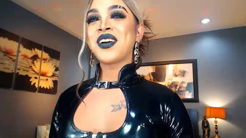 UrMajestyTyra online show from 01-31-25, 05:30