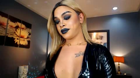 Snapshot of urmajestytyra chatting on 02-01-25, 02:16 UrMajestyTyra online show from 02-01-25, 02:16