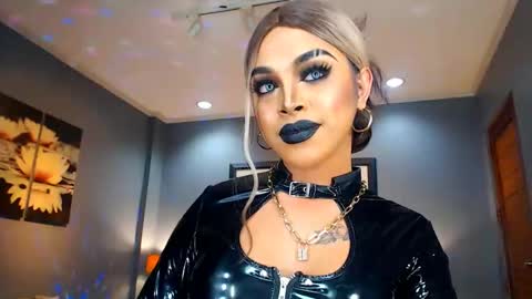 Snapshot of urmajestytyra chatting on 02-03-25, 12:36 UrMajestyTyra online show from 02-03-25, 12:36