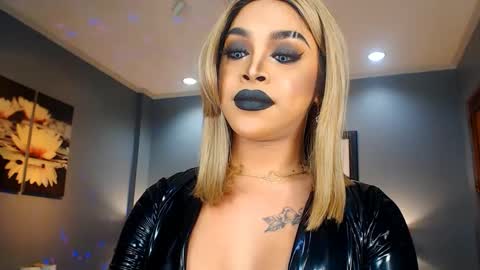 Snapshot of urmajestytyra chatting on 02-04-25, 03:00 UrMajestyTyra online show from 02-04-25, 03:00