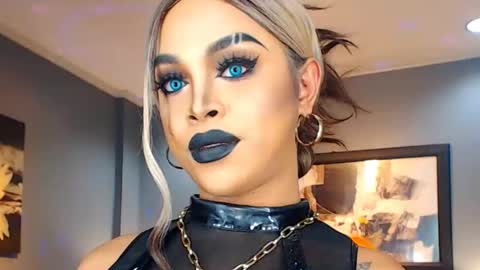 Snapshot of urmajestytyra chatting on 02-15-25, 07:16 UrMajestyTyra online show from 02-15-25, 07:16