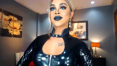 Snapshot of urmajestytyra chatting on 02-16-25, 12:19 UrMajestyTyra online show from 02-16-25, 12:19