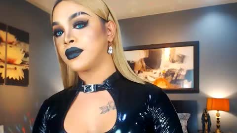 Snapshot of urmajestytyra chatting on 02-25-25, 02:03 UrMajestyTyra online show from 02-25-25, 02:03