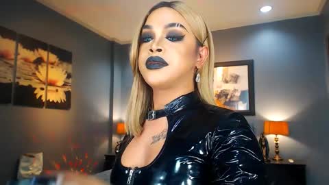 Snapshot of urmajestytyra chatting on 02-25-25, 08:14 UrMajestyTyra online show from 02-25-25, 08:14