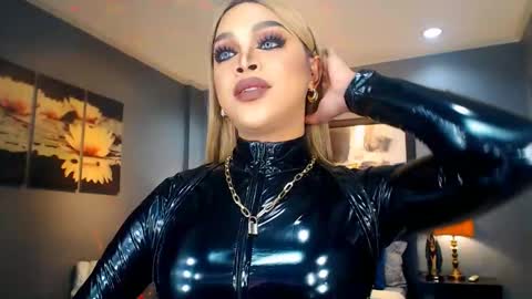 Snapshot of urmajestytyra chatting on 03-06-25, 12:21 UrMajestyTyra online show from 03-06-25, 12:21