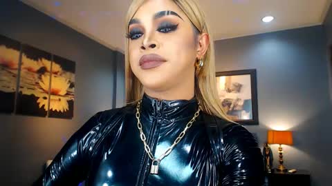 Snapshot of urmajestytyra chatting on 03-08-25, 03:39 UrMajestyTyra online show from 03-08-25, 03:39