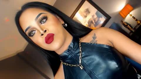 Snapshot of urmajestytyra chatting on 11-18-25, 01:11 UrMajestyTyra online show from 11-18-25, 01:11