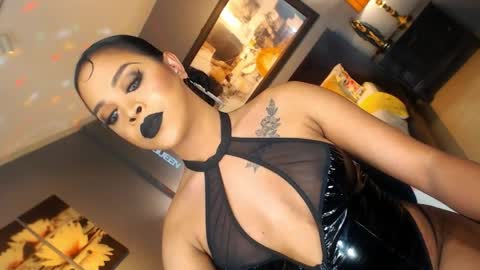 UrMajestyTyra online show from 04-06-26, 01:03