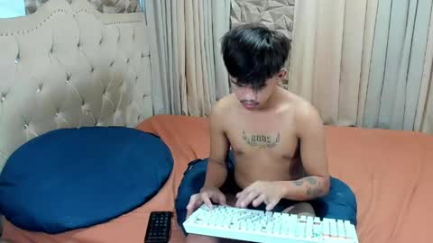 Snapshot of urmasterhardcock chatting on 05-27-26, 06:27 urmasterhardcock online show from 05-27-26, 06:27