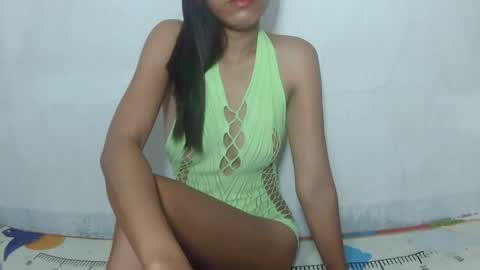 It me SHELLA  online show from 04-22-26, 12:57