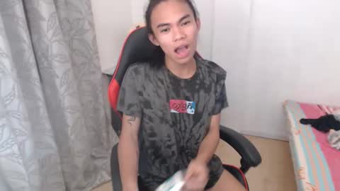 Snapshot of urnaughtysexy_alina chatting on 09-19-25, 10:05 Your sexy alina online show from 09-19-25, 10:05