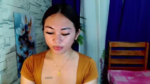 Snapshot of urpinay_girl01 chatting on 06-11-26, 03:37 Ms Ayesha online show from 06-11-26, 03:37