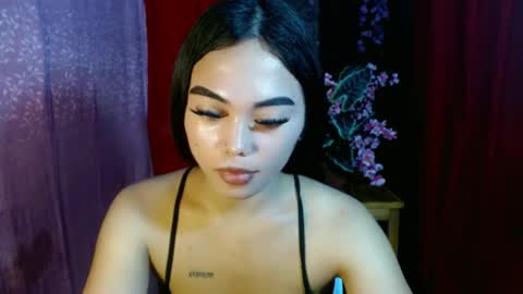 Snapshot of urpinay_girl01 chatting on 06-26-26, 06:51 Ms Ayesha online show from 06-26-26, 06:51