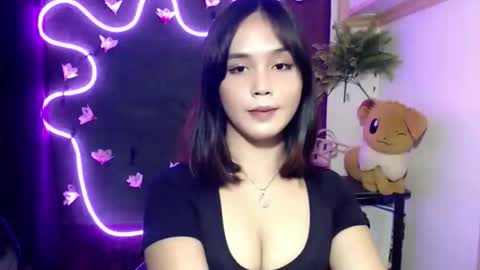 Snapshot of urpinay_pia chatting on 10-11-25, 11:03 Pia online show from 10-11-25, 11:03