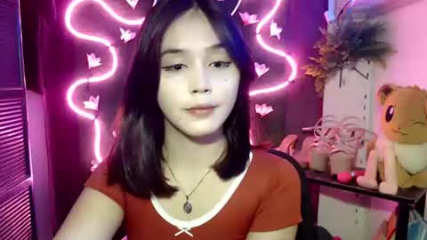 Snapshot of urpinay_pia chatting on 11-12-25, 11:14 Pia online show from 11-12-25, 11:14