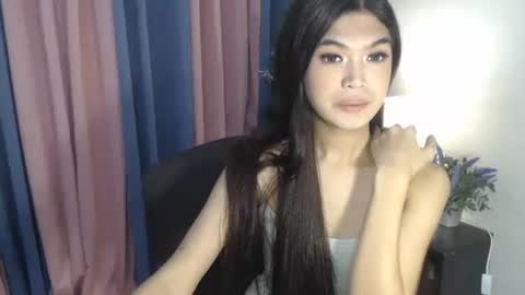 Snapshot of urpretty_shanexx chatting on 10-07-25, 01:58 HI IM SHINE online show from 10-07-25, 01:58