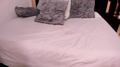 Snapshot of ursafrost chatting on 05-14-26, 04:30 ursafrost online show from 05-14-26, 04:30