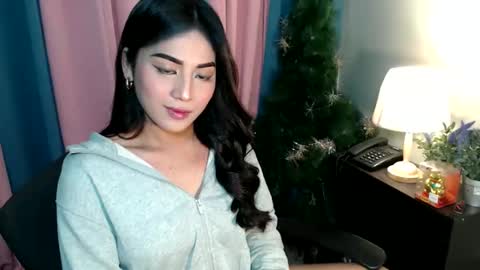 Snapshot of urseductive_calixx chatting on 10-22-25, 10:37 JUST CALL ME CALI online show from 10-22-25, 10:37