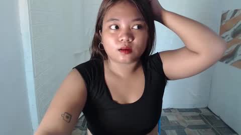 Snapshot of ursexy_ash chatting on 02-15-25, 01:42 ash online show from 02-15-25, 01:42