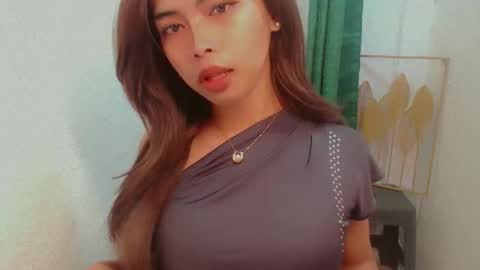 Snapshot of urslutty_jasmine chatting on 04-12-26, 12:32 jasmine online show from 04-12-26, 12:32