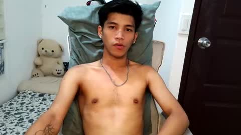 Snapshot of ursweetie_boy chatting on 04-24-26, 10:18 ursweetie_boy online show from 04-24-26, 10:18