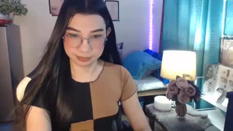 Snapshot of urwetasianprincessxx chatting on 12-13-24, 04:33 Ashley Kate Mateo Gray online show from 12-13-24, 04:33