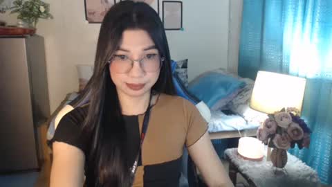 Snapshot of urwetasianprincessxx chatting on 02-04-25, 10:43 Ashley Kate Mateo Gray online show from 02-04-25, 10:43