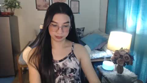 Snapshot of urwetasianprincessxx chatting on 03-03-25, 10:28 Ashley Kate Mateo Gray online show from 03-03-25, 10:28