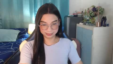 Snapshot of urwetasianprincessxx chatting on 09-17-25, 08:38 Ashley Kate Mateo Gray online show from 09-17-25, 08:38