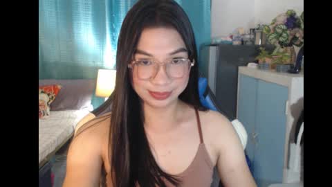 Snapshot of urwetasianprincessxx chatting on 11-24-25, 09:53 Ashley Kate Mateo Gray online show from 11-24-25, 09:53