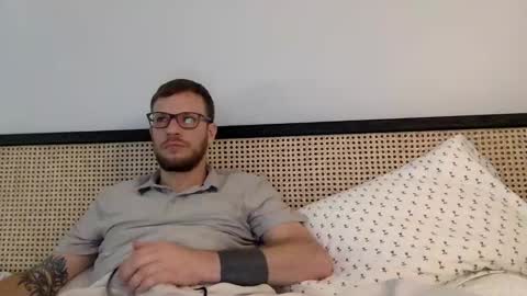 Snapshot of useitorlossit chatting on 11-20-25, 12:33 SirCumsAlot online show from 11-20-25, 12:33