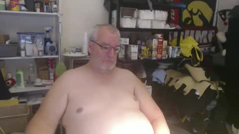 Snapshot of usgoober chatting on 12-04-24, 03:15 Eric online show from 12-04-24, 03:15