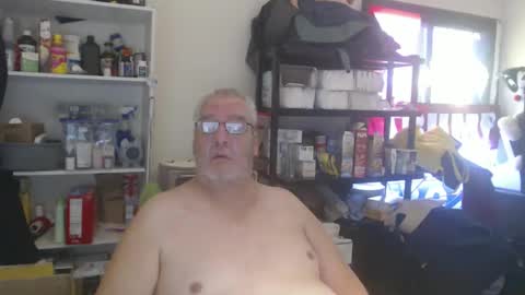 Snapshot of usgoober chatting on 12-05-24, 03:17 Eric online show from 12-05-24, 03:17