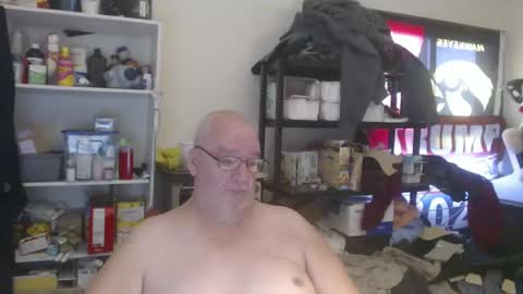 Snapshot of usgoober chatting on 12-14-24, 03:47 Eric online show from 12-14-24, 03:47