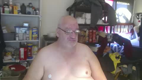 Snapshot of usgoober chatting on 12-17-24, 02:22 Eric online show from 12-17-24, 02:22