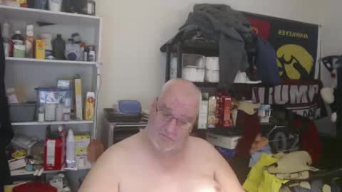 Snapshot of usgoober chatting on 12-19-24, 03:07 Eric online show from 12-19-24, 03:07