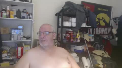 Snapshot of usgoober chatting on 12-25-24, 01:53 Eric online show from 12-25-24, 01:53